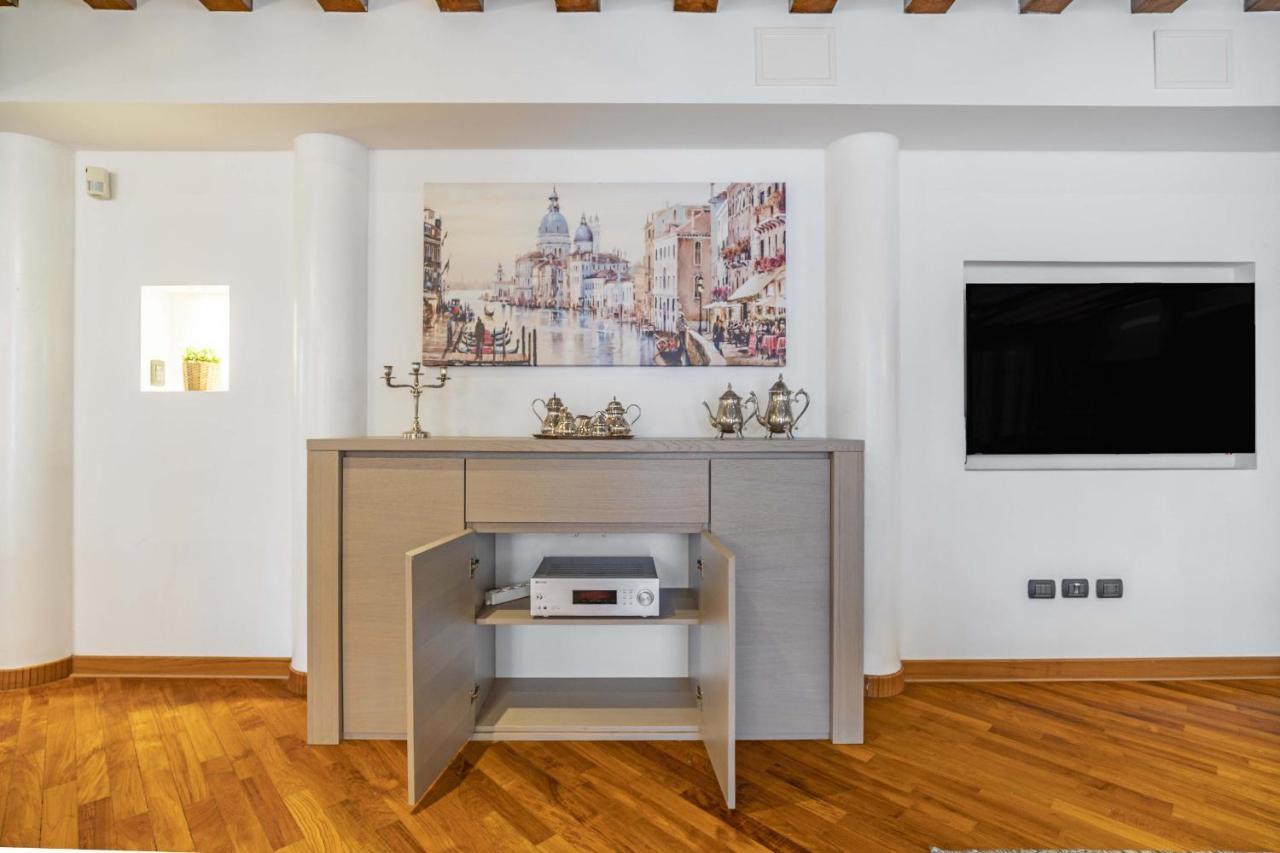Tolentini Canal View & Terrace By Wonderful Italy Veneza Exterior foto